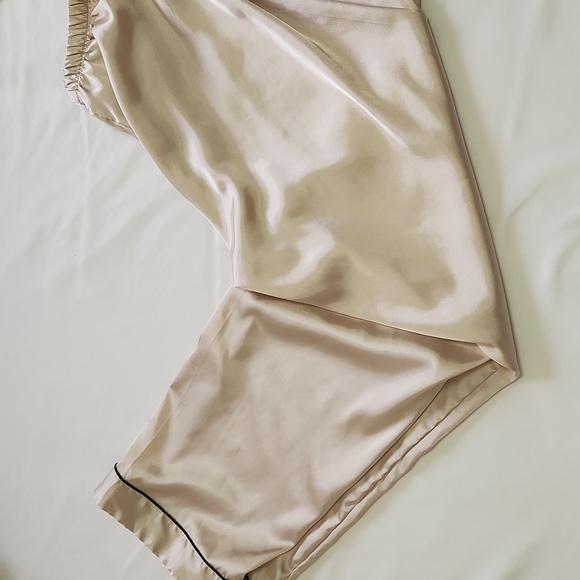 2 pack Elegant Satin Pajama Set for Women Size Small - Picture 10 of 11